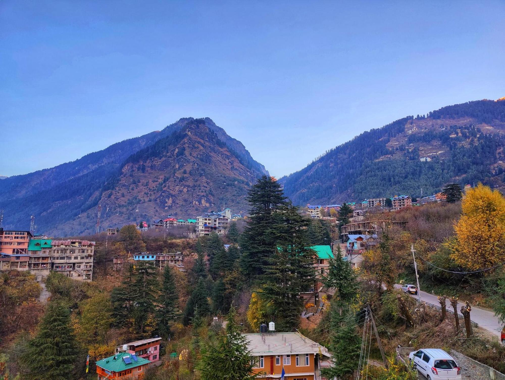 A Star Regency Hotel Manali Near Mall Road - Manali (Himachal Pradesh) — Photos 2